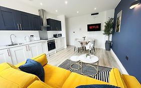 35 Vantage House